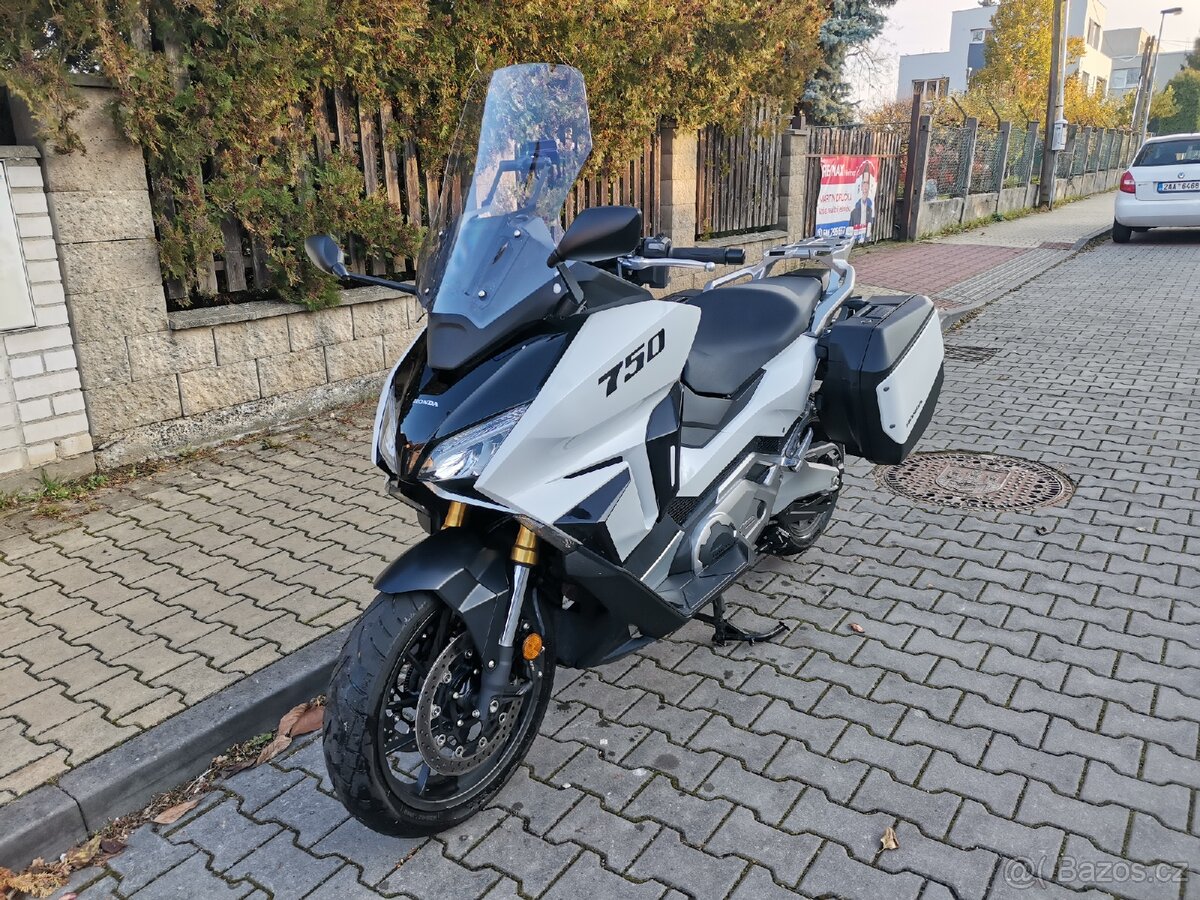 Honda Forza 750 - 2