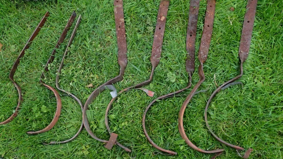 Okapové háky, kolena na svody - 2