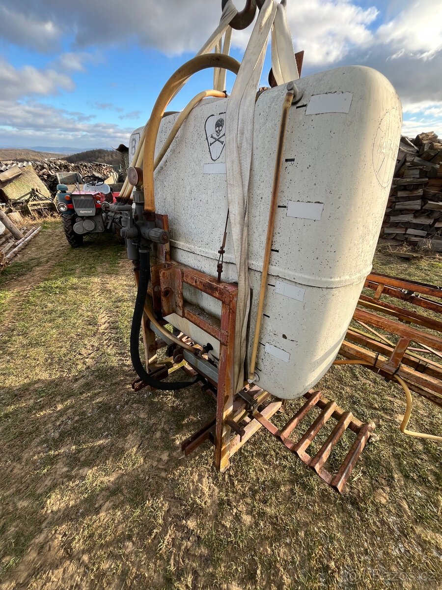 Nesený postřikovač - 2