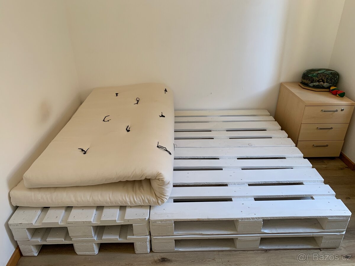Paletová postel - 2
