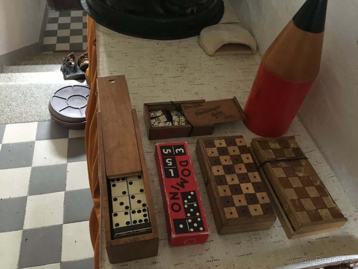 Staré retro hry a hračky - 2