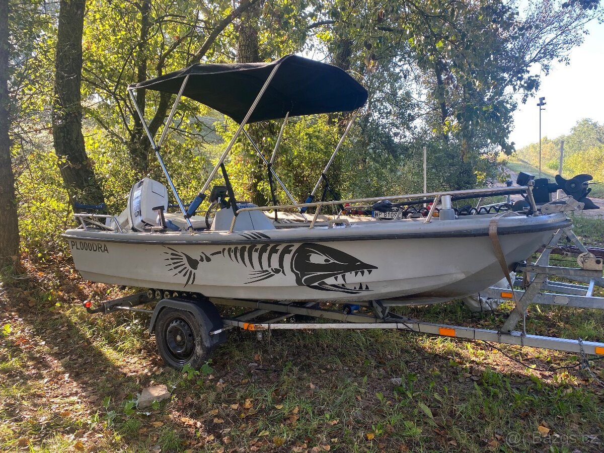 Clun lod boston whaler 13" nepotopitelná lod rybařský clun - 2