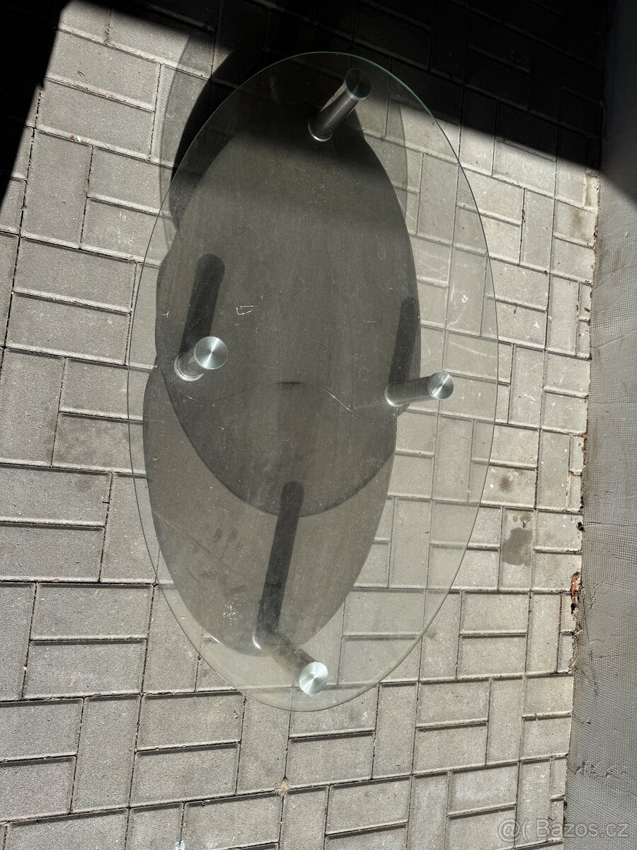 Skleněný stůl - 2