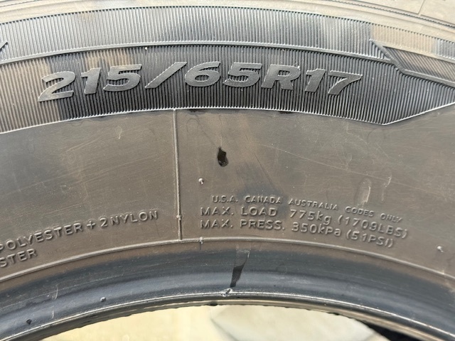 Pneu letní Hankook 215/65 R17 99V - 2
