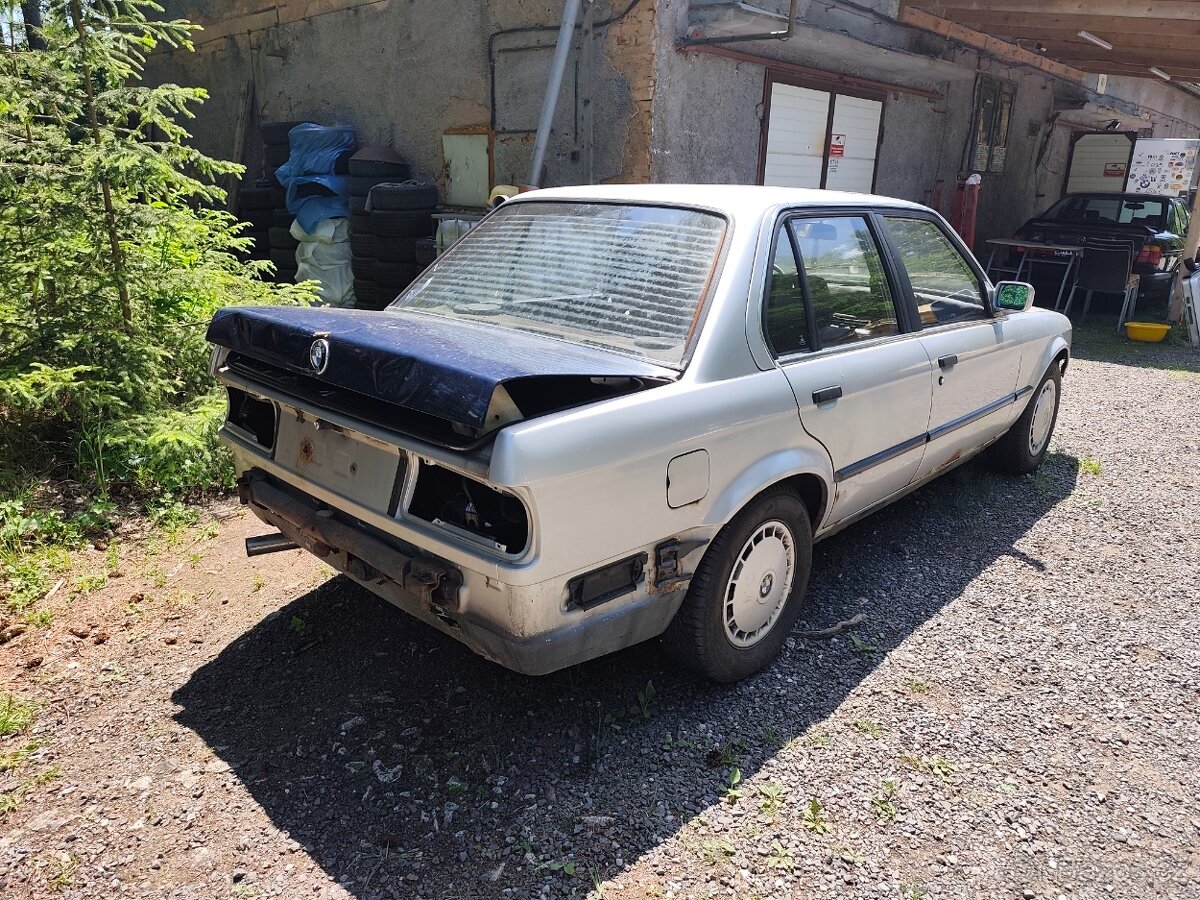 Bmw e30 318i - 2
