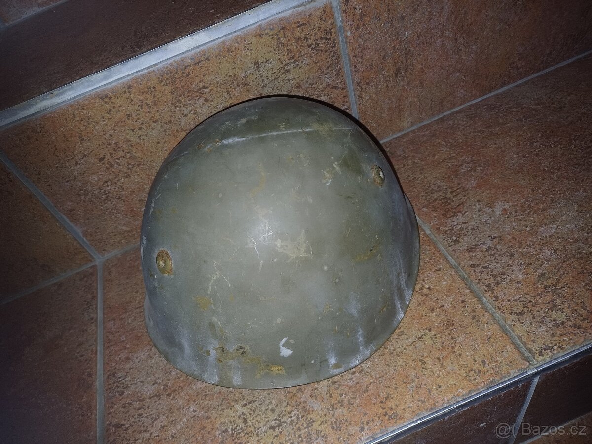 Protam italskou helmu m33 - 2