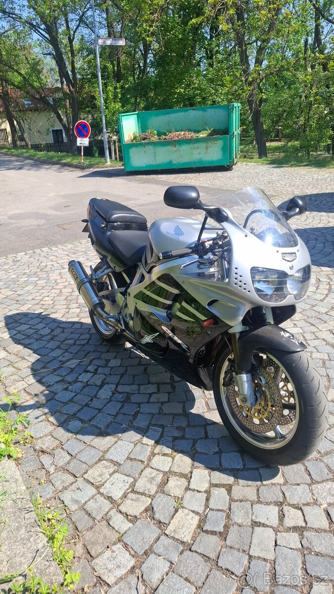 Honda cbr 900 rr - 2