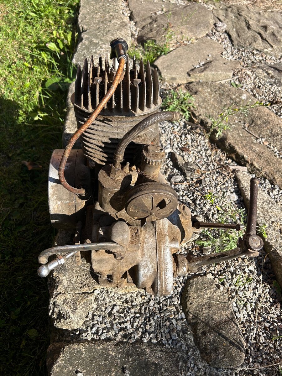 Cz 175 motor - 2