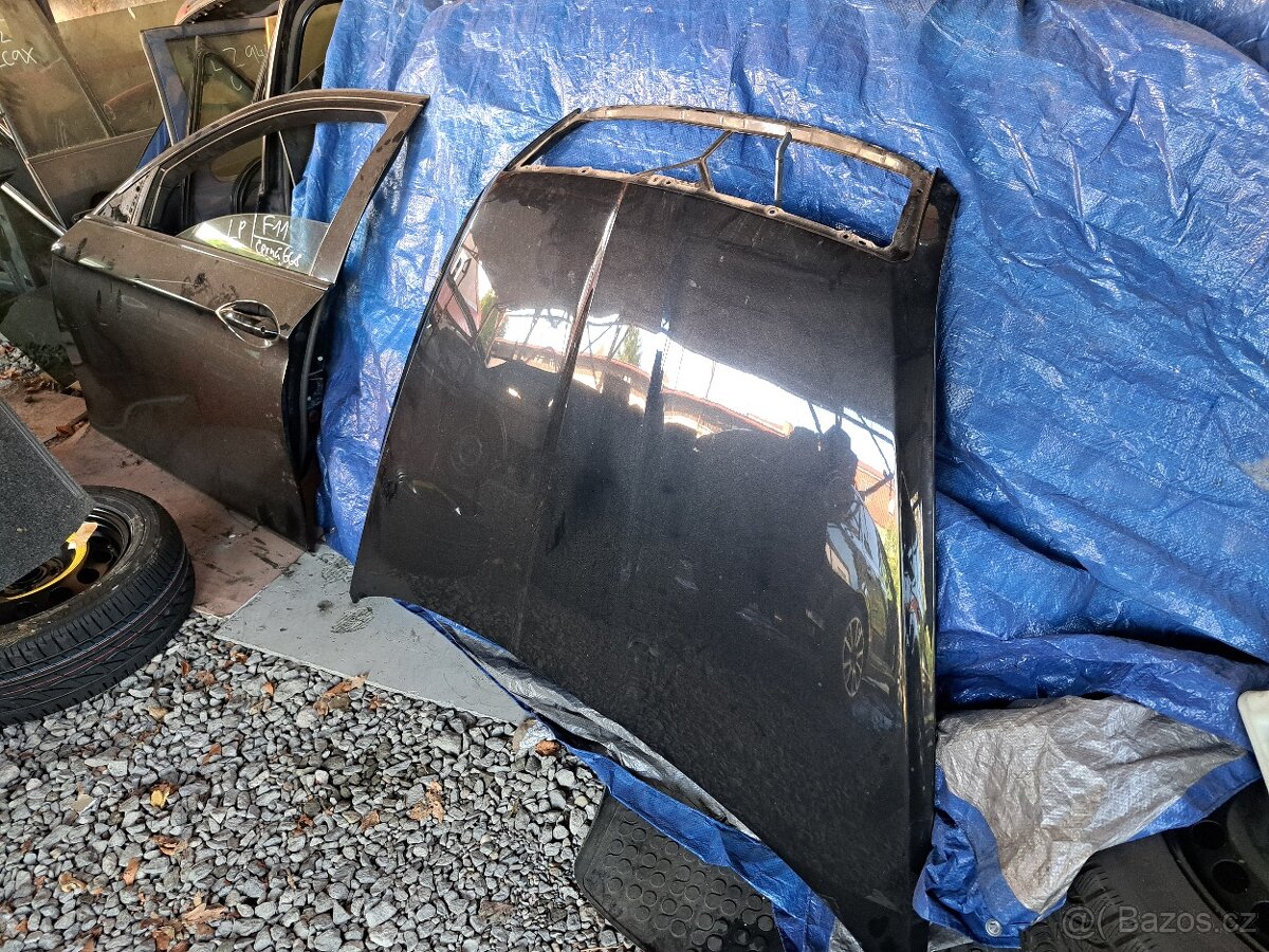 Kapota Škoda Octavia 2 černá 9910 - 2