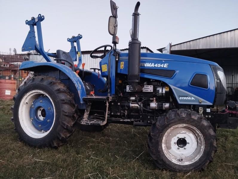 Traktor jinma - 2