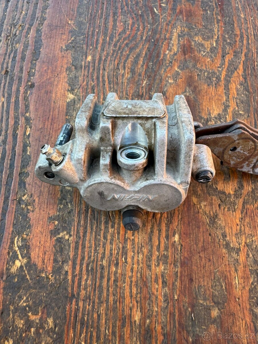 Nissin brzdový třmen držák přední brzdy Yamaha WRF YZ YZF - 2