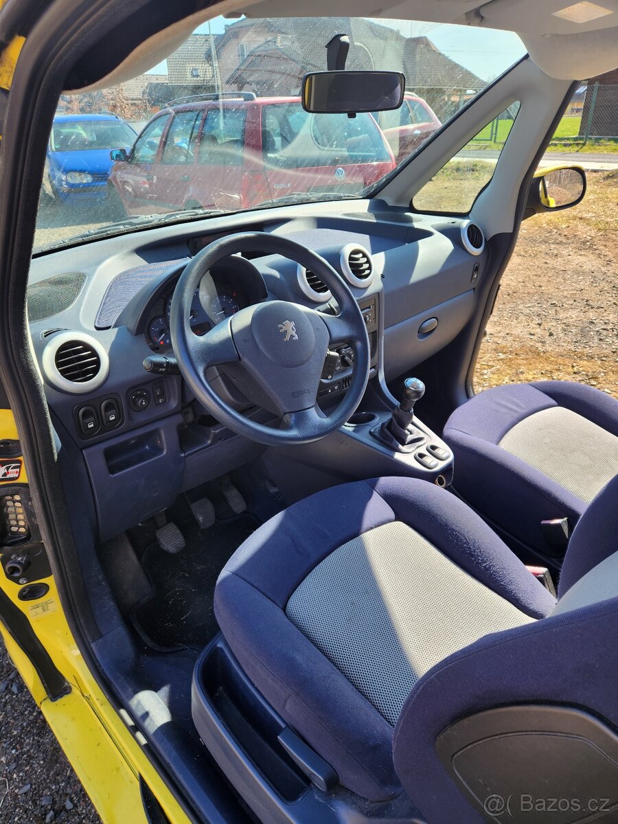 Prodám Peugeot 1007, motor 1.4i na přihlášení dovoz Německo - 2