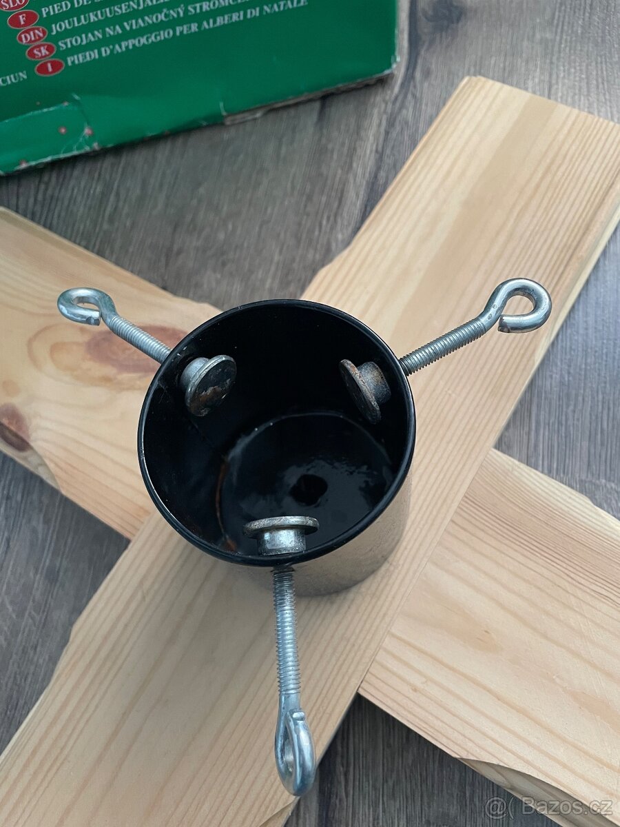 Stojan na vánoční strom dřevěný 45x45x14 cm - 2