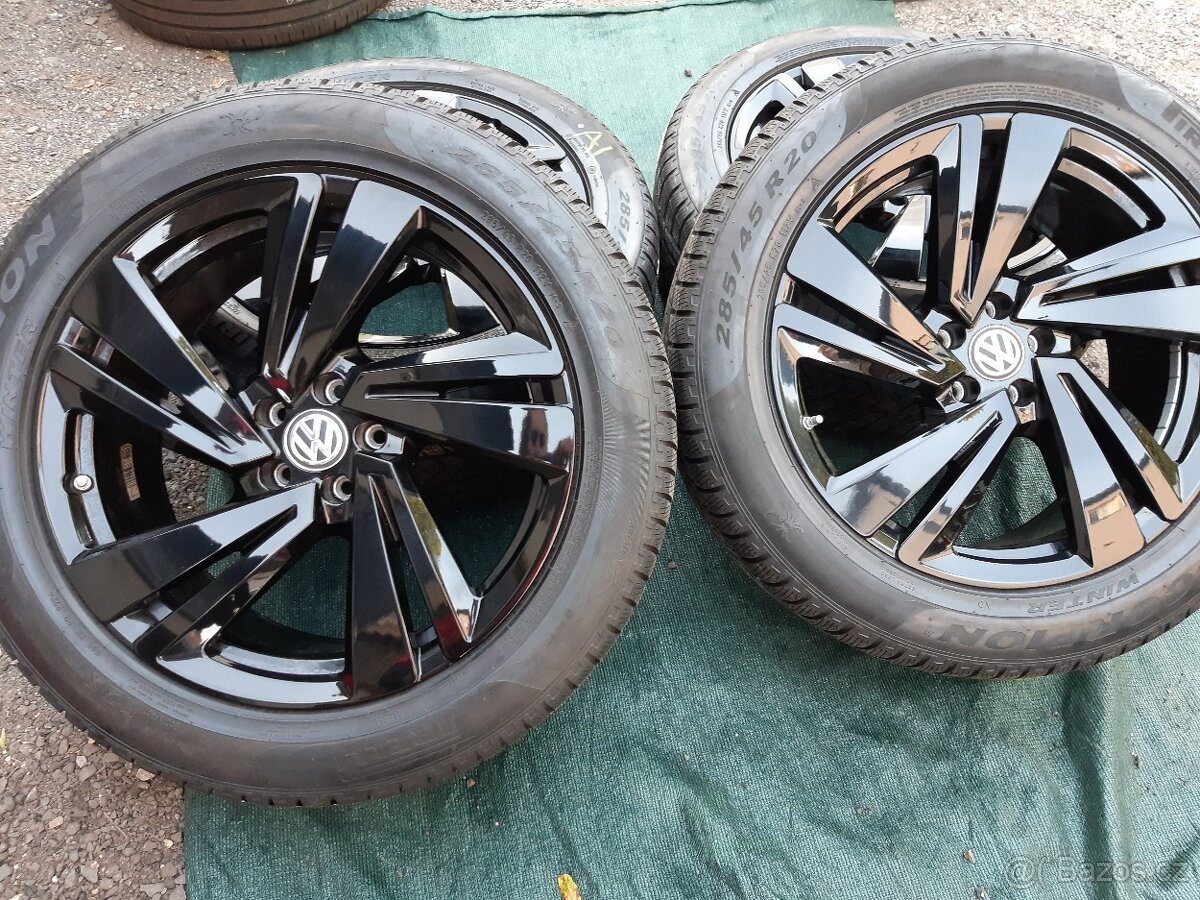 Zimní kola Volkswagen Touareg R20 nevada - 2