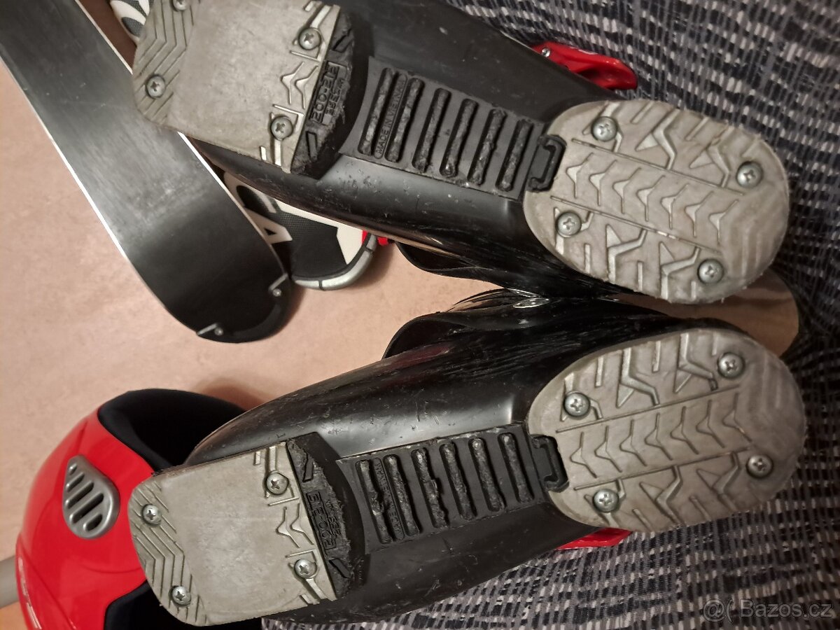 Set lyže + boty + hůlky + helma - 2