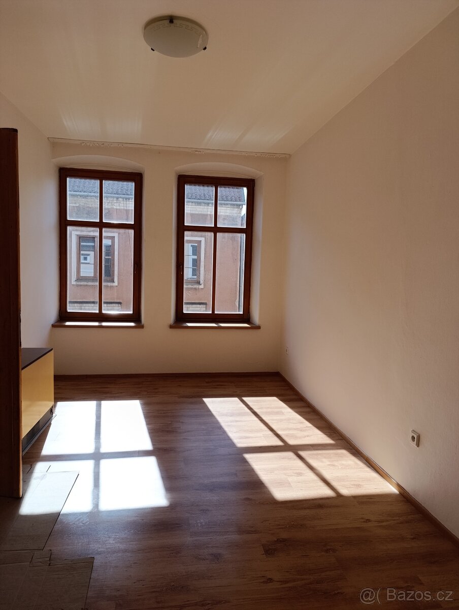 Pronajmu byt 2+1 v Broumově - 2