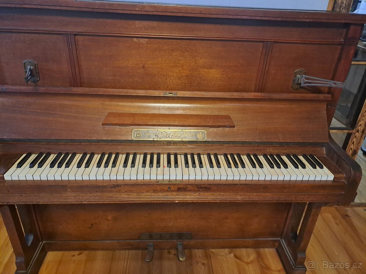 Prodám starší piáno - 2