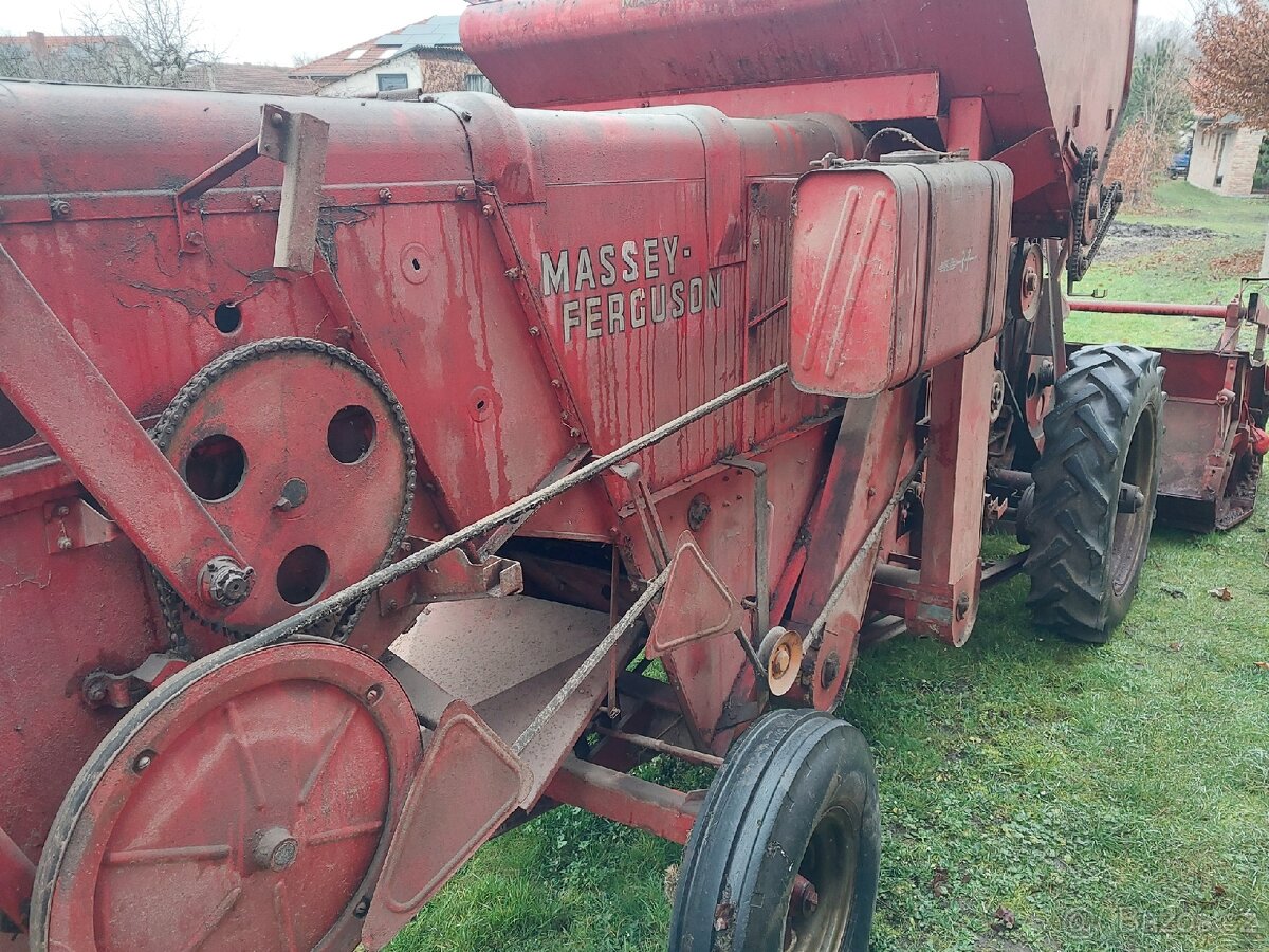 Kombajn Massey Ferguson 31 - 2