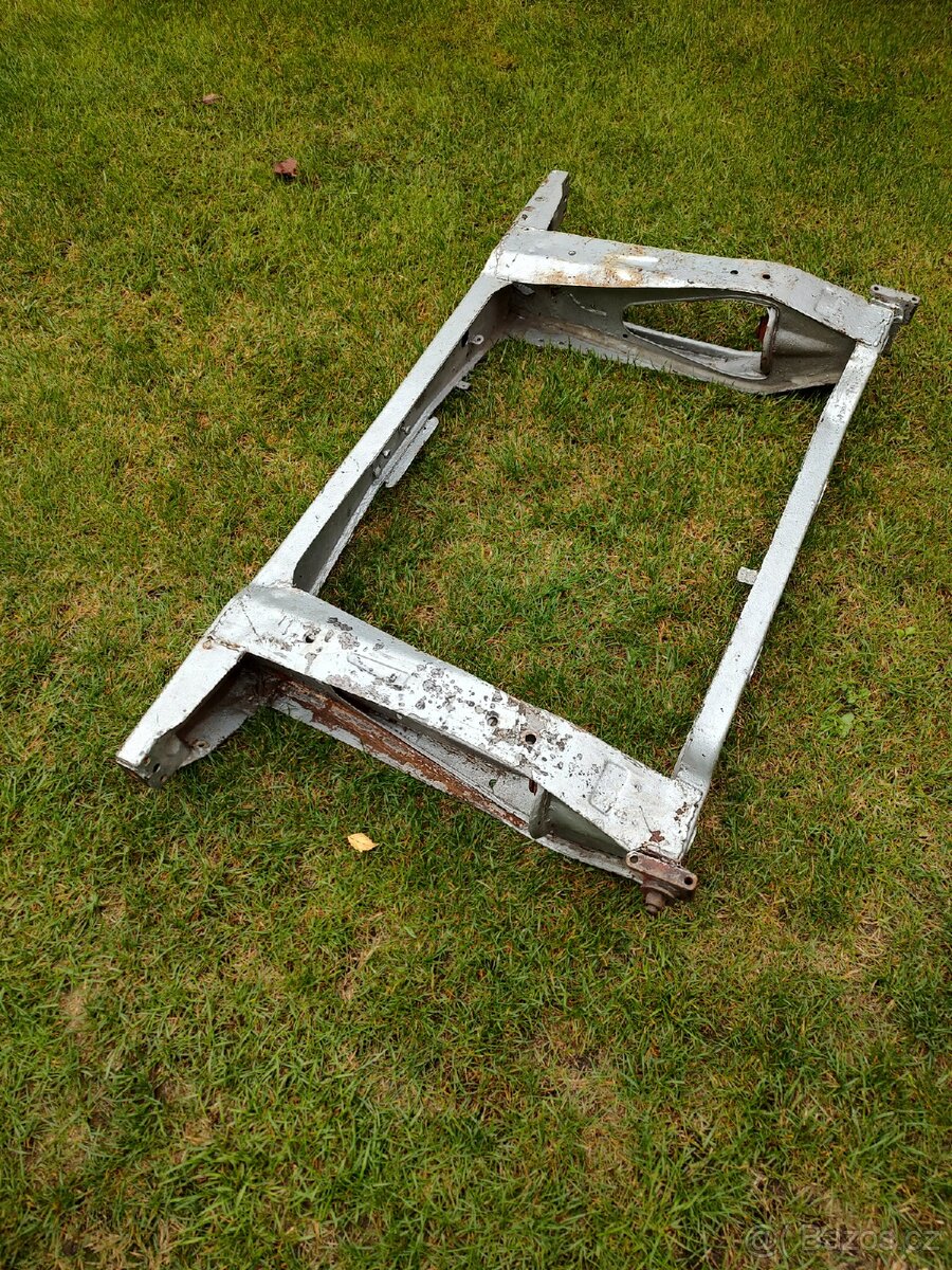 Austin mini rover cooper zadní rám - 2