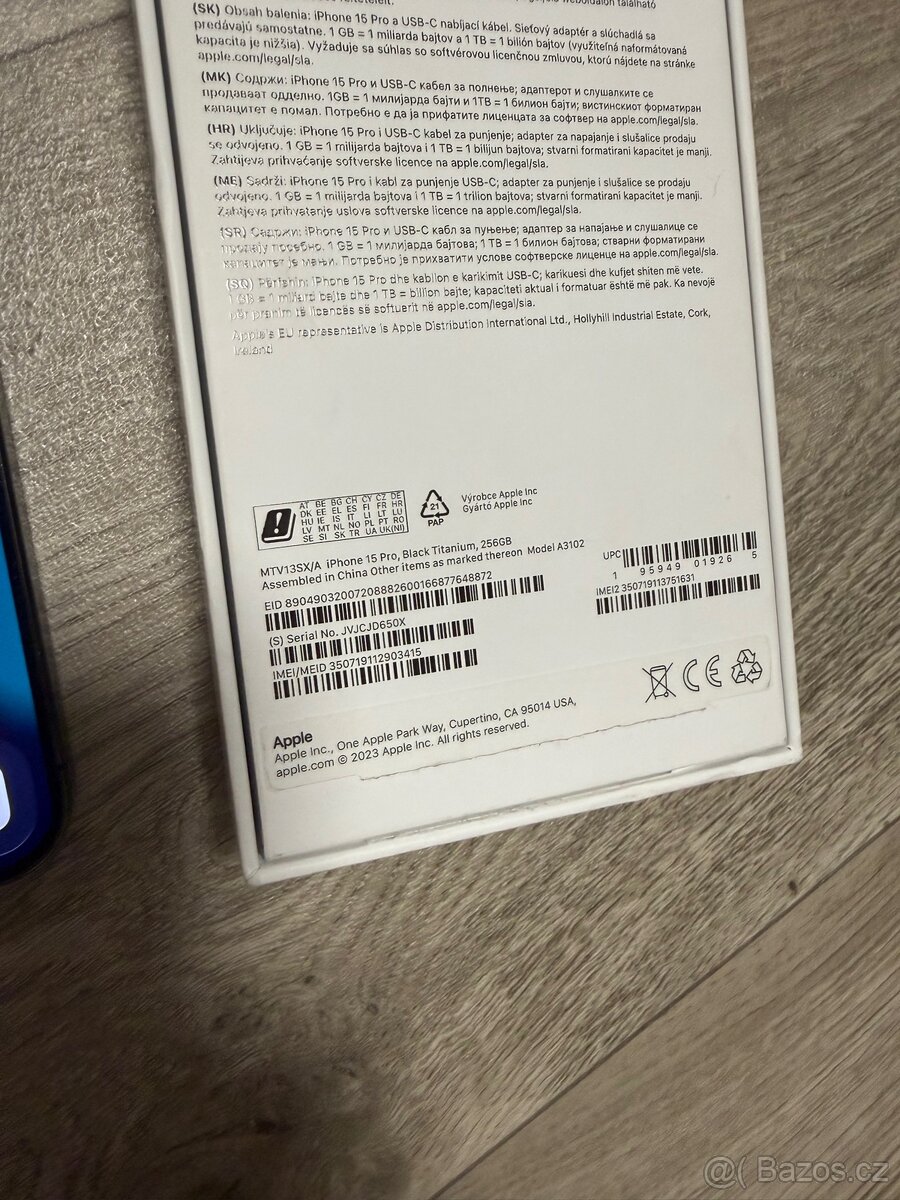 iPhone 15 PRO 256GB, komplet balení - 2
