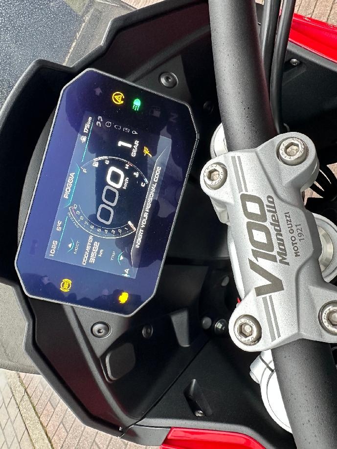 Moto Guzzi V100 Mandello - 2