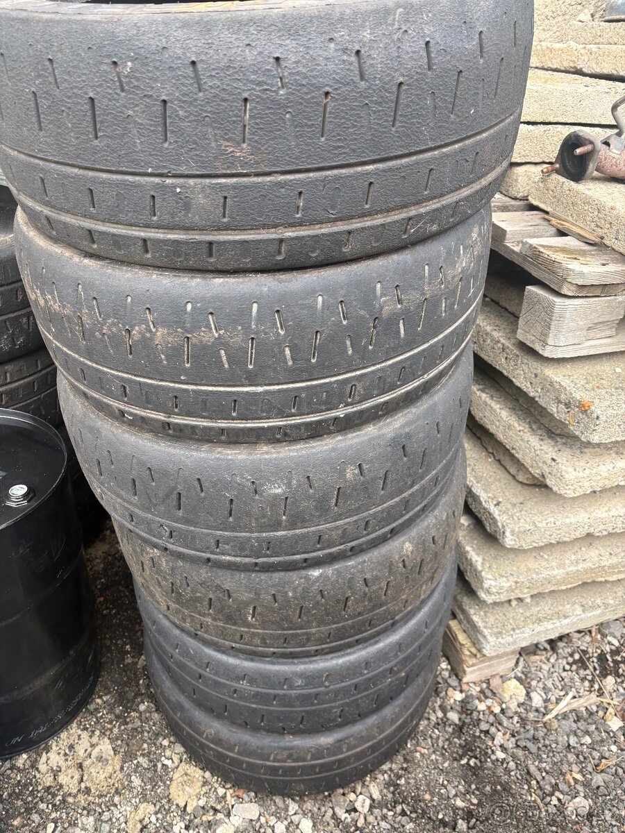 Slicky 235/40 R18 Pirelli RA7/RK5 - 2
