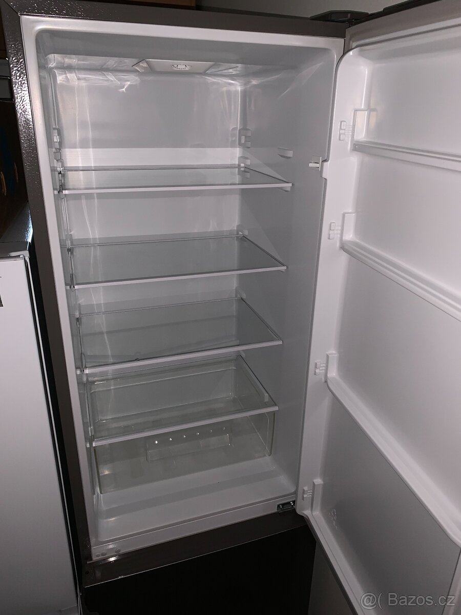 Lednice HISENSE RB343D4DDD - 2