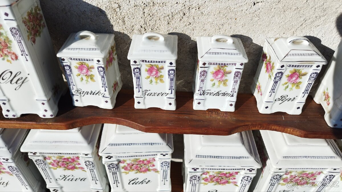 Prodej porcelánu celá sada. - 2