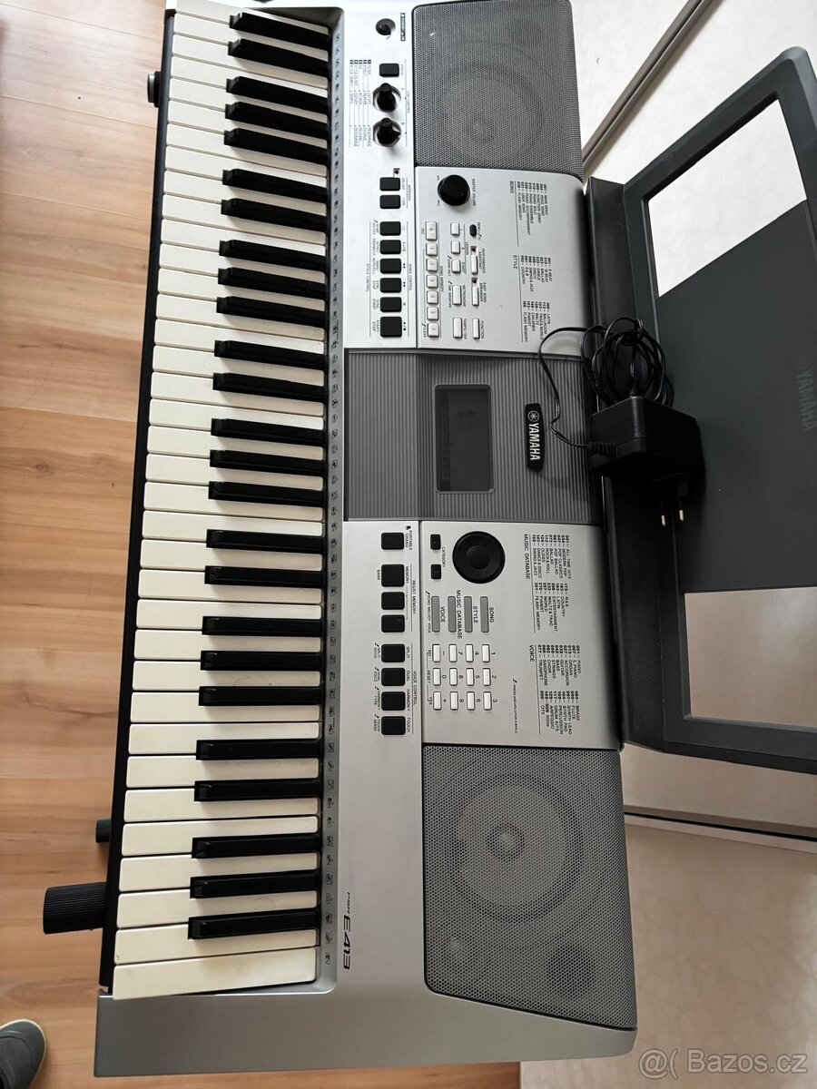 Yamaha PSR-E413 programovatelné klávesy s dynamikou úhozu - 2