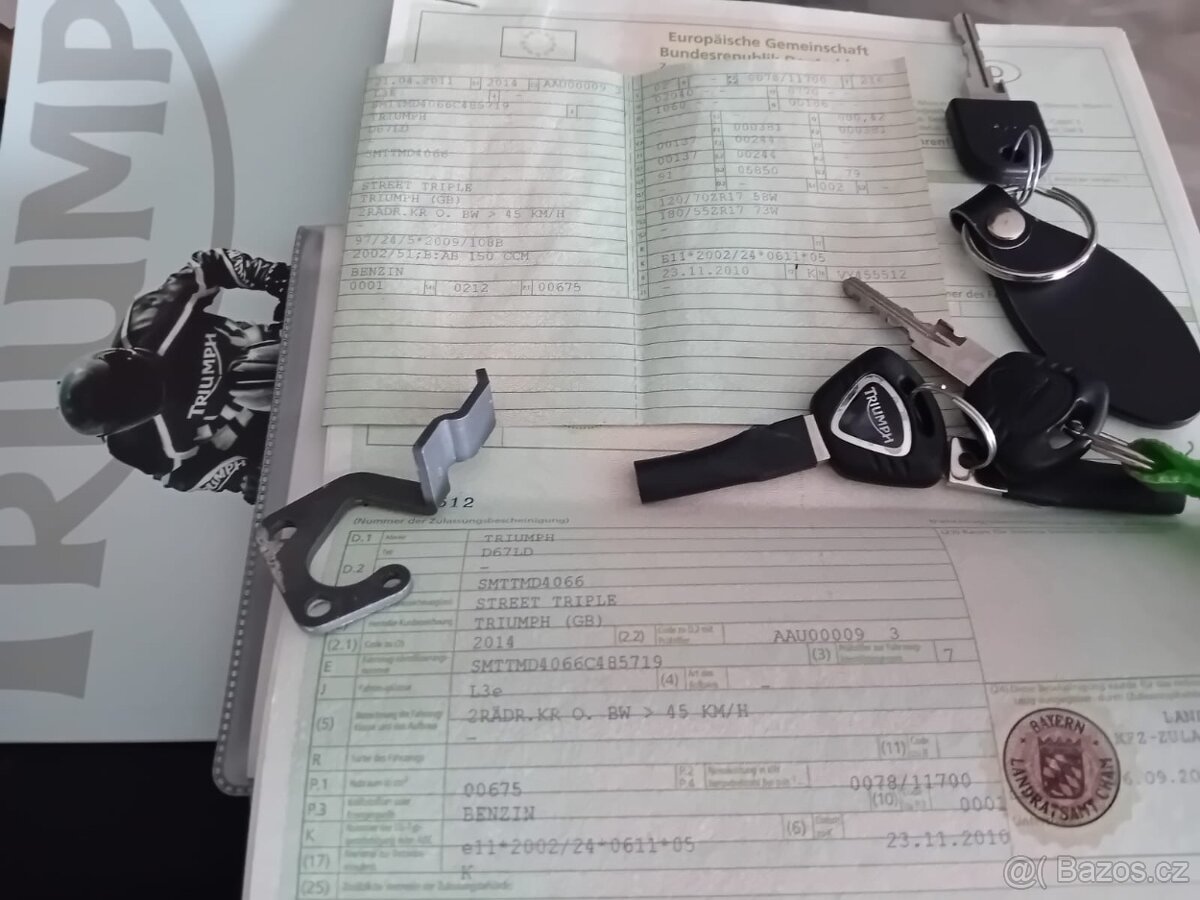 Prodám Triumph Speed Triple 675 - 2