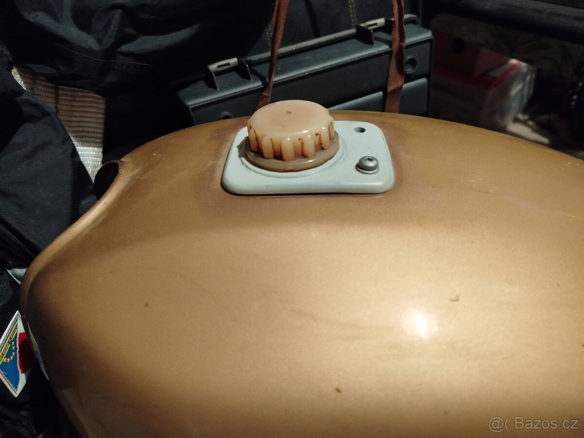 Kawasaki nádrž - 2