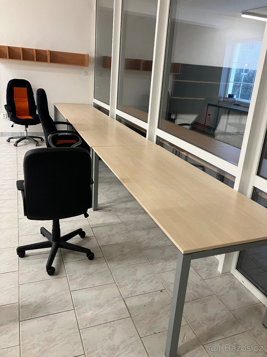 Kancelářský jednací stůl - 2