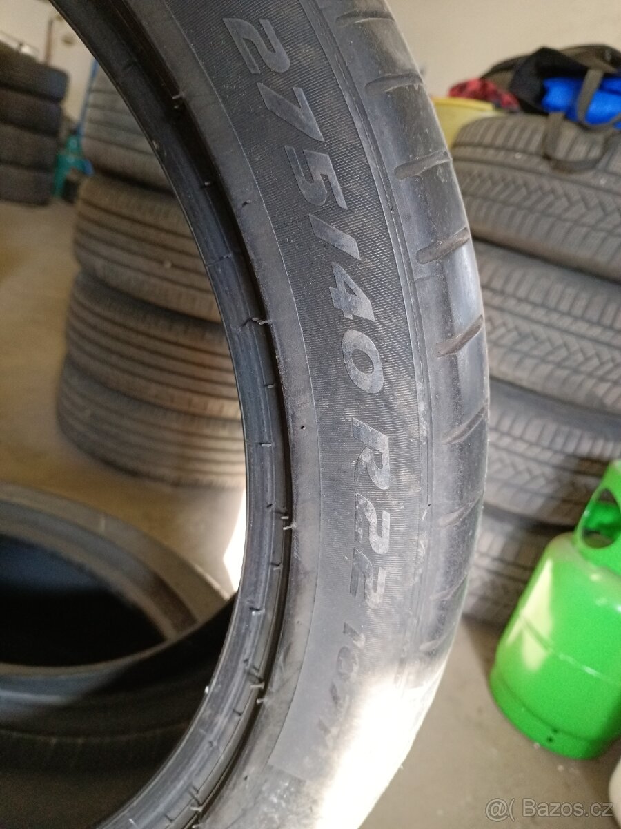 Pneu R 22 let í - 2