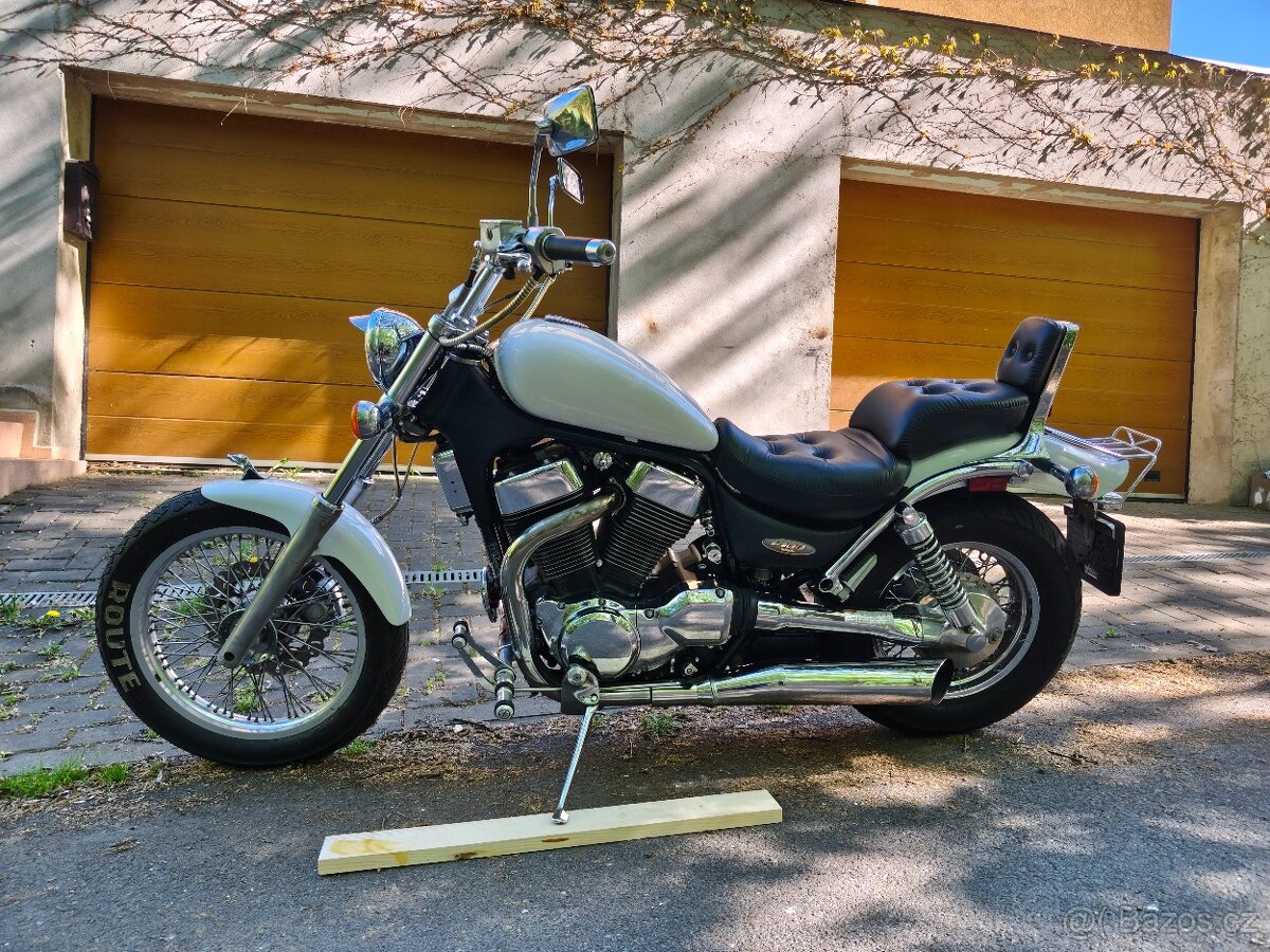 Suzuki VS1400 Intruder - 2