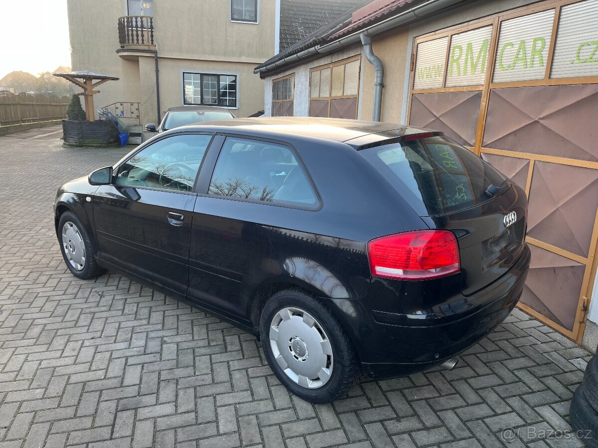 Audi A3 8P 1.6 MPi 75kW automat - 2