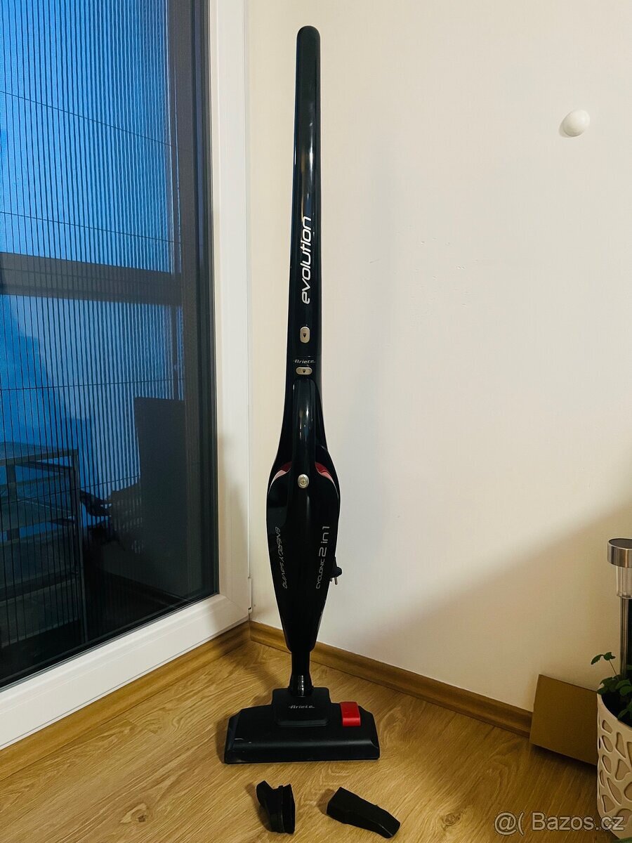 Tyčový vysavač Ariete EVO 2in1 - 2