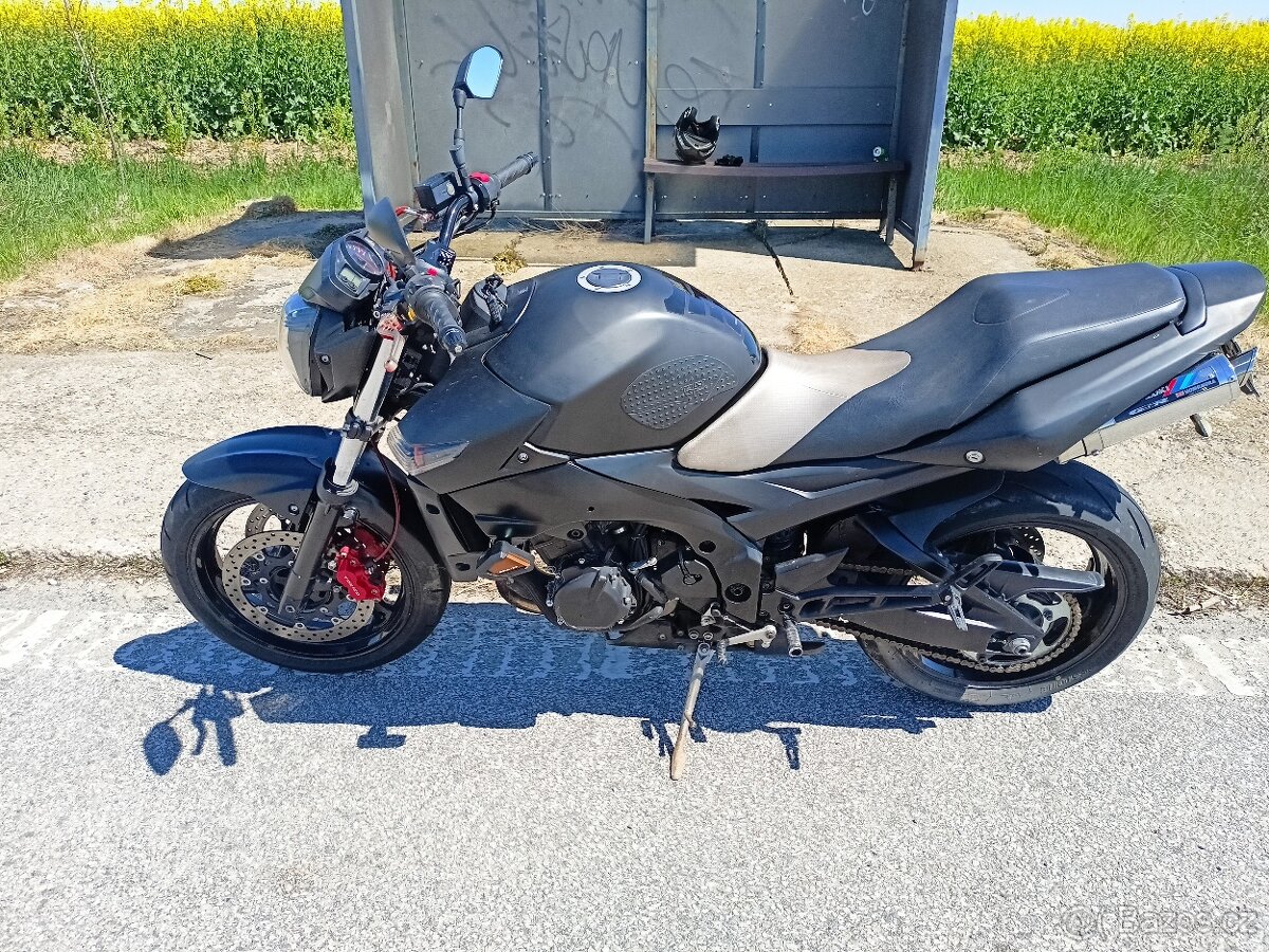Suzuki GSR 600 - 2