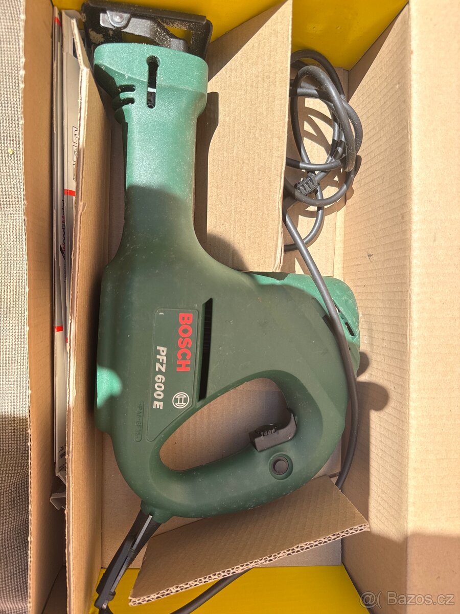 Tato elektrická pila ocaska Bosch PFZ 600 E - 2