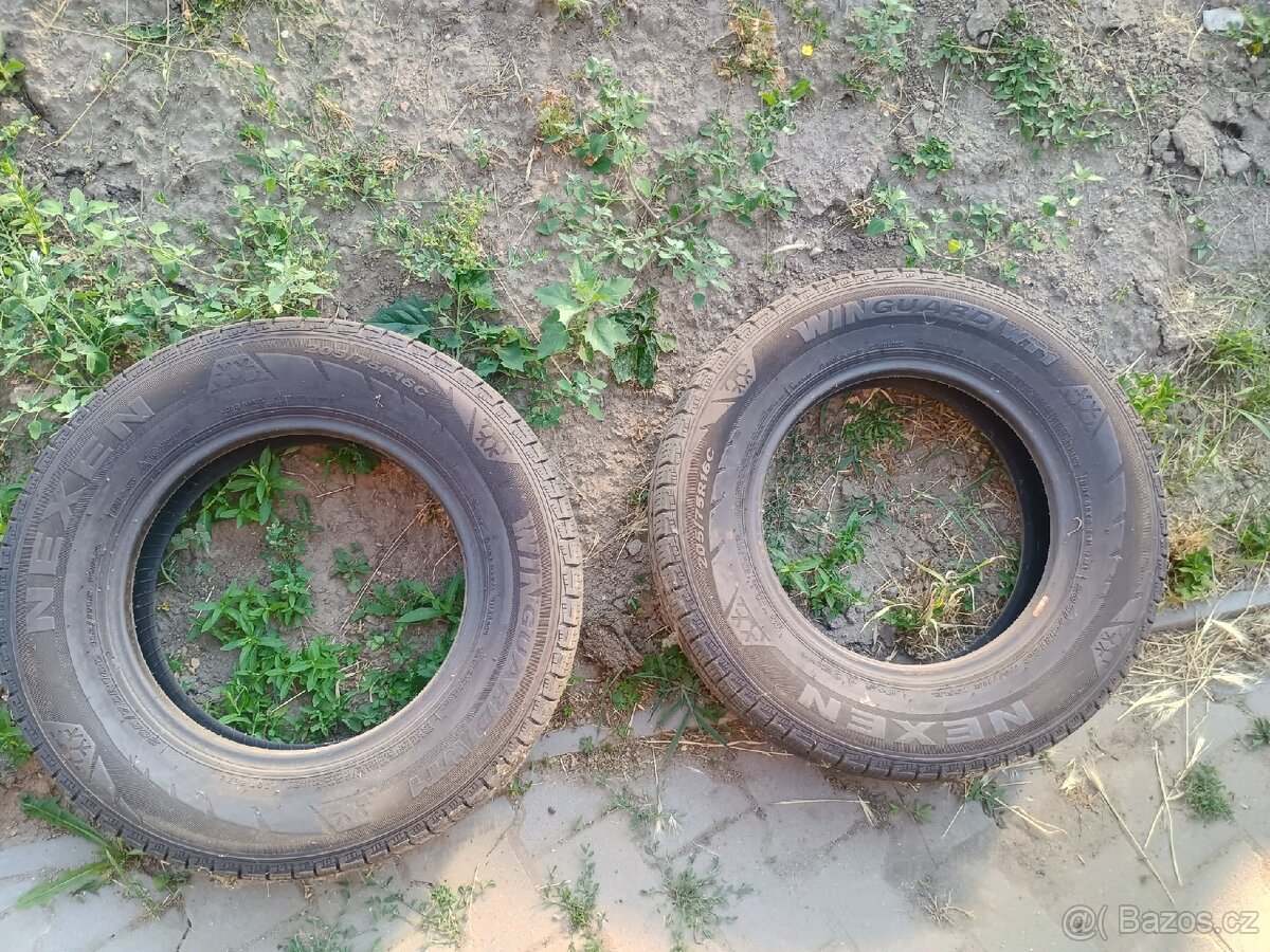 Pneu 205/75 r16c - 2
