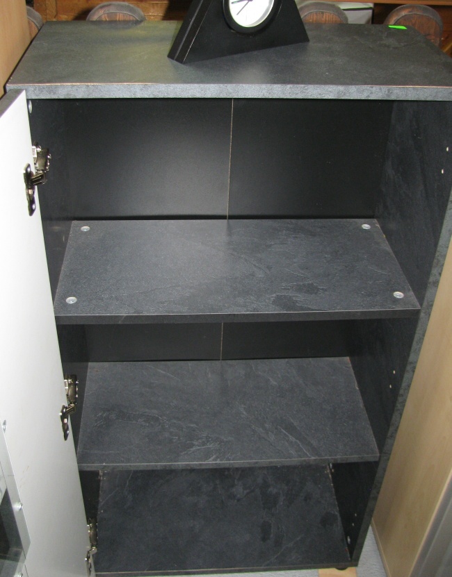 Komoda - 2