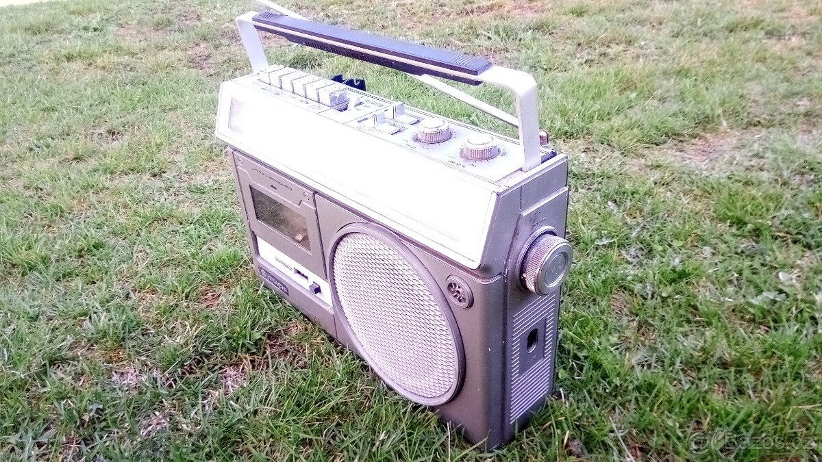 Retro kazeťáky-tři kusy - 2
