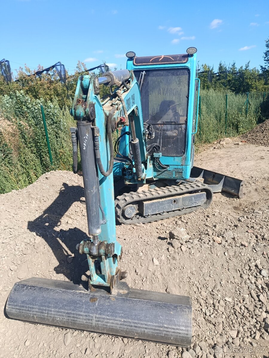 Minibagr Yanmar b27 - 2