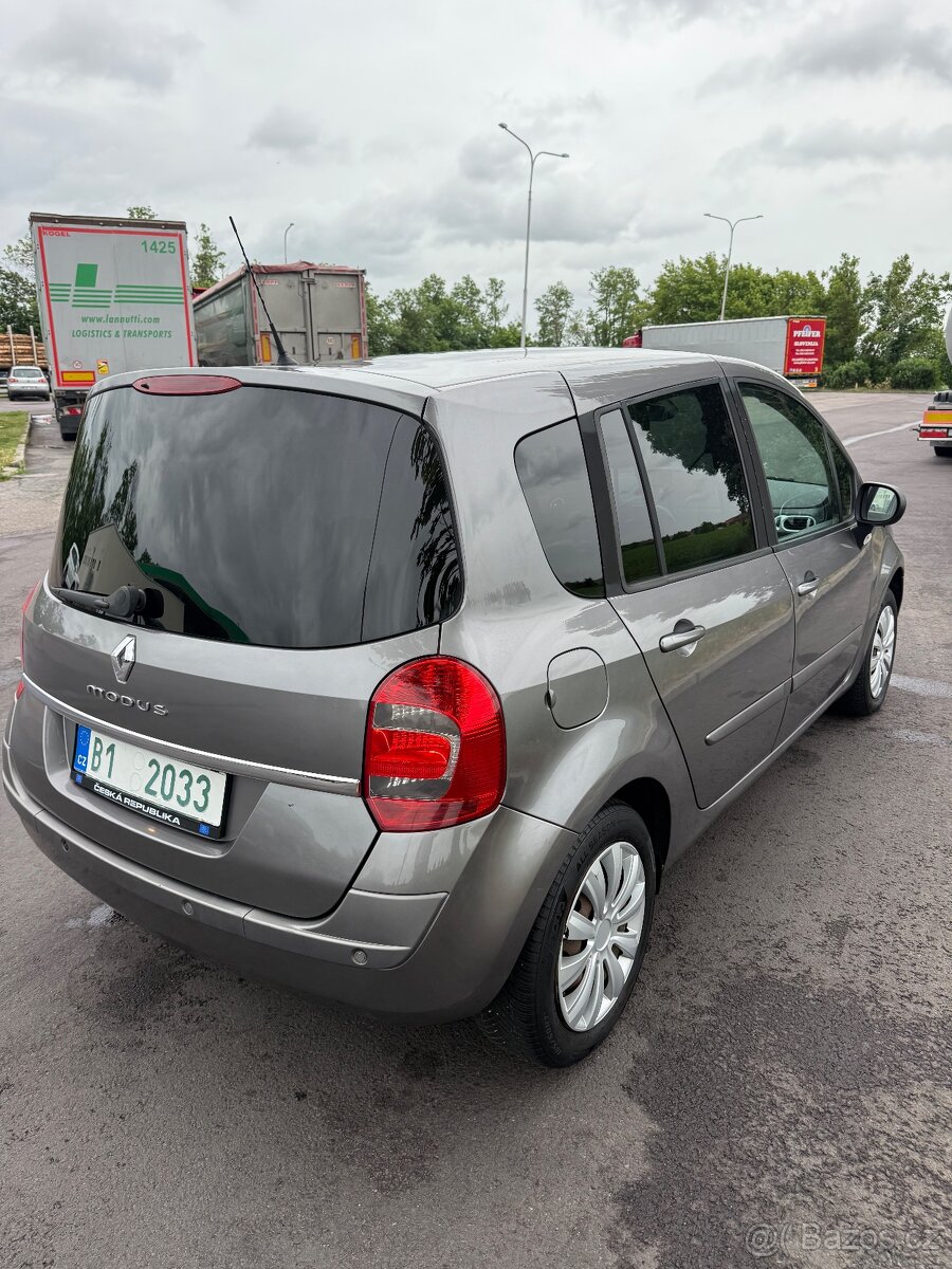 Renault - 2