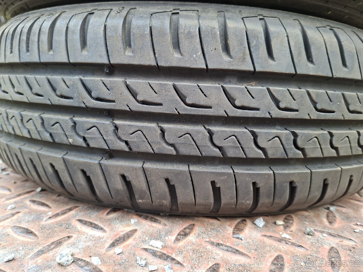 Prodám velmi pěknou sadu 165/65r14 - 2