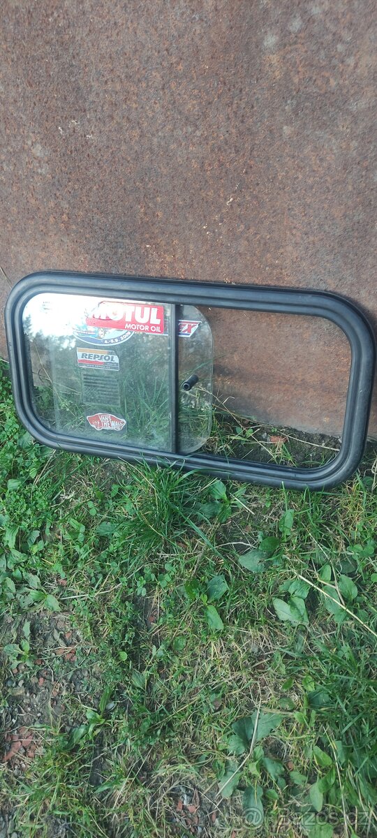 Posuvné okno v gumě - 2