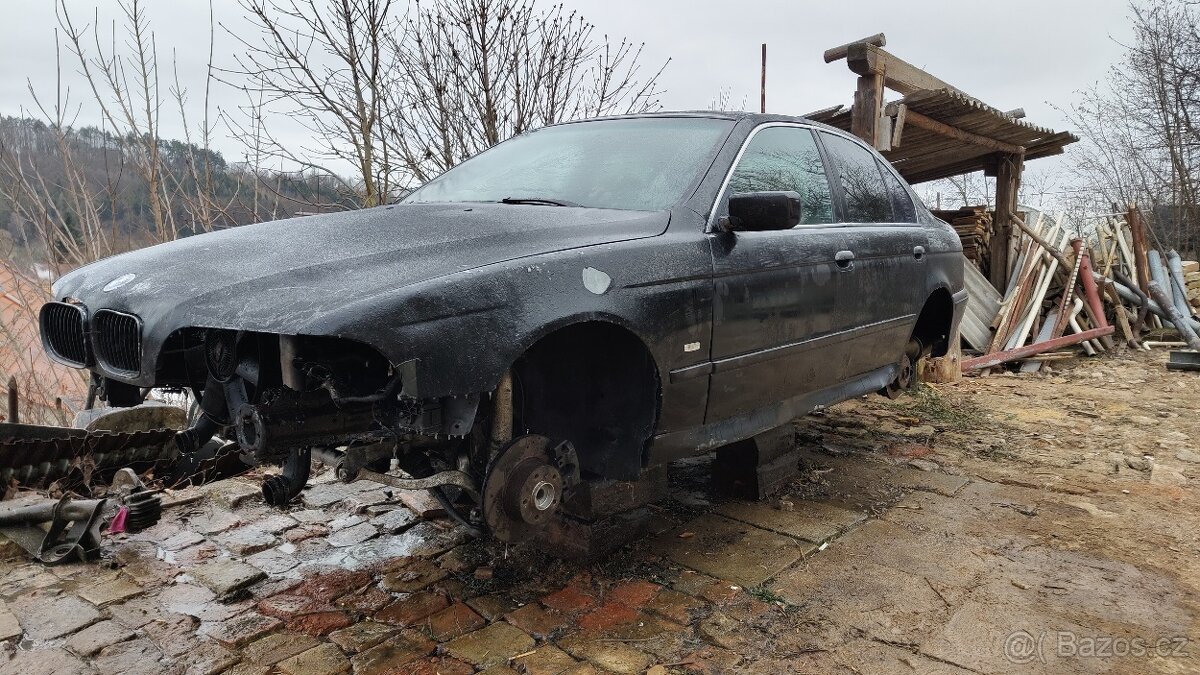 BMW e39 525D NÁHRADNÍ DÍLY - 2