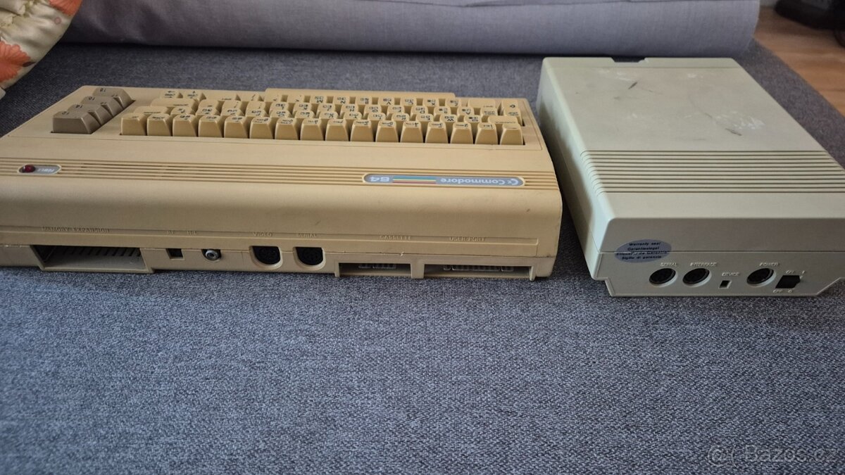 Retro Commodore C64 + disketovka 1541-II - 2