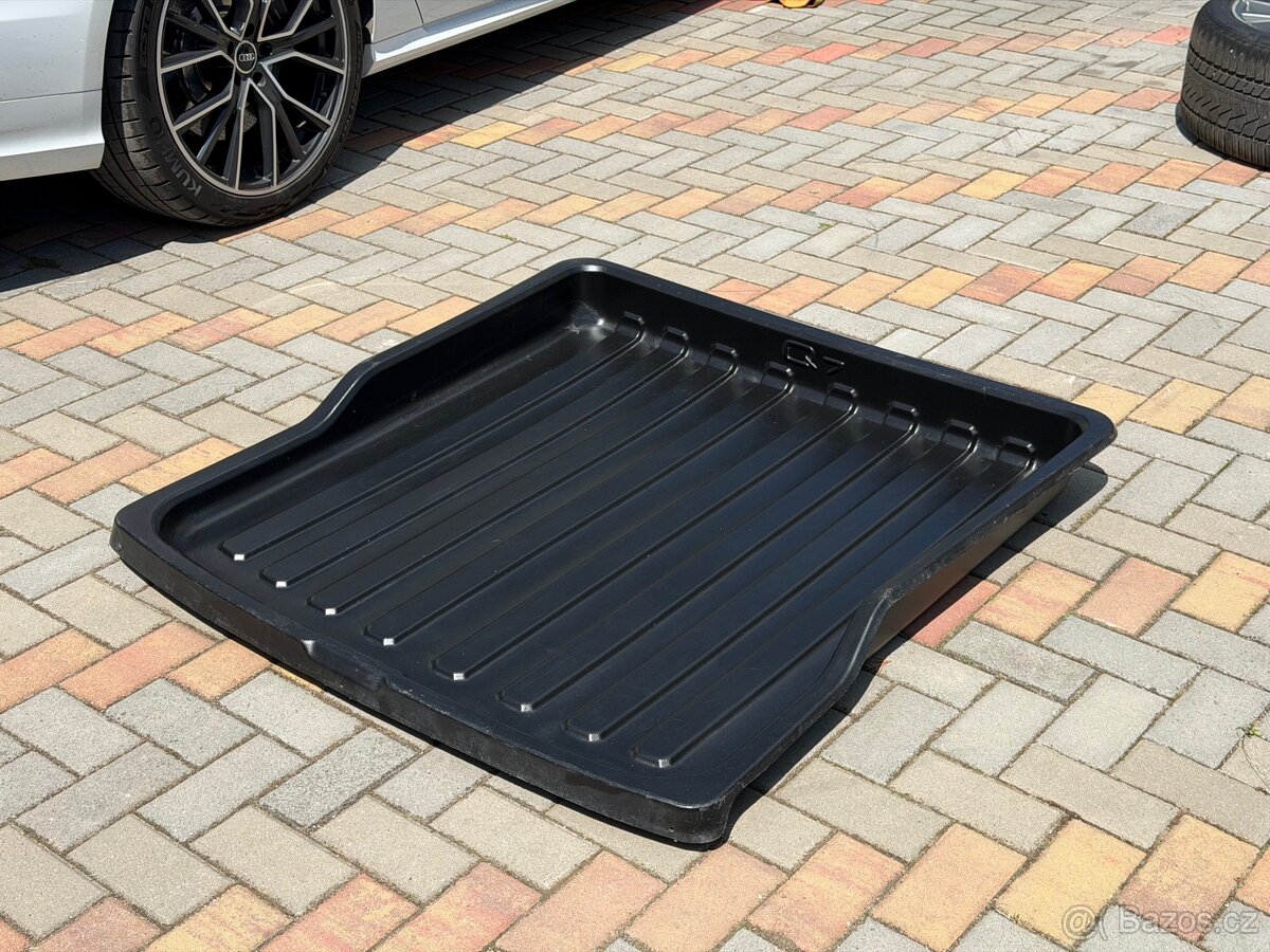 Vana do kufru Audi Q7 - 4M0061170 - 2