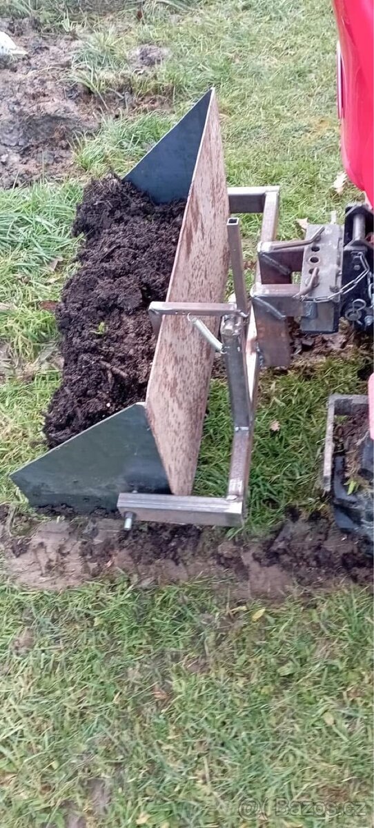 Lžíce za malotraktor - 2