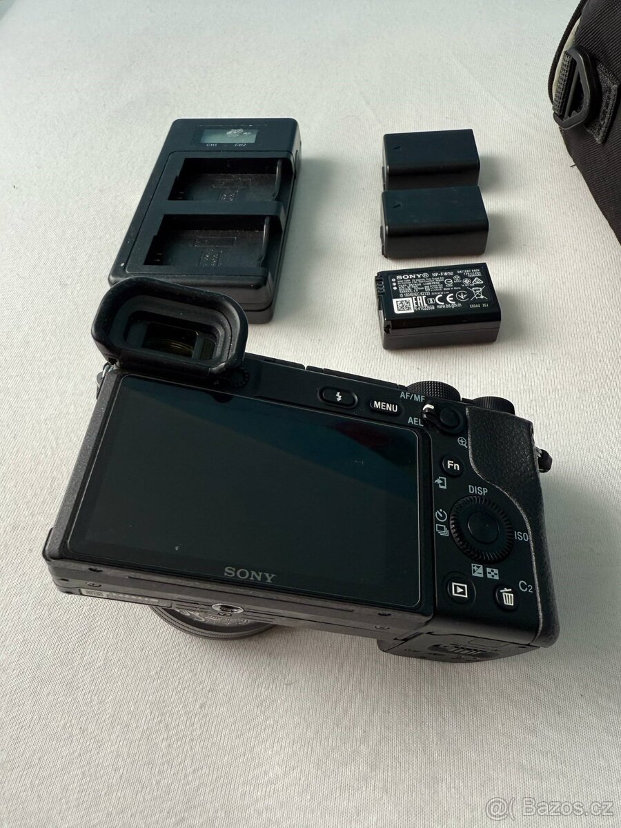 Sony a6400 + objektiv 16-50mm f3.5-5.6 - 2